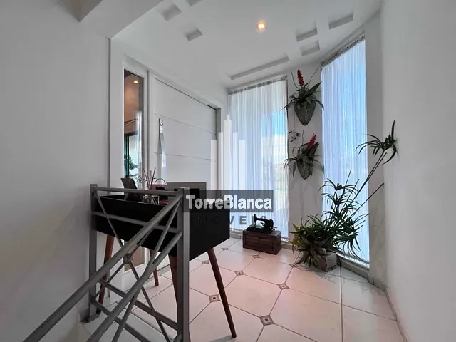 Sobrado com 500m² 4 quartos e 7 banheiros, à venda ou para alugar, no bairro Olarias em Ponta Grossa