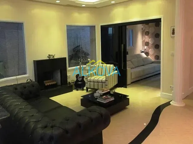 Sobrado com 347m² 4 quartos e 5 banheiros, à venda, no bairro Villa Branca em Jacareí