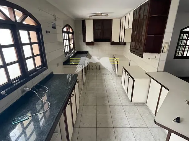 Sobrado com 235m² 4 quartos e 4 banheiros, à venda, no bairro Vila Fernandes em São Paulo