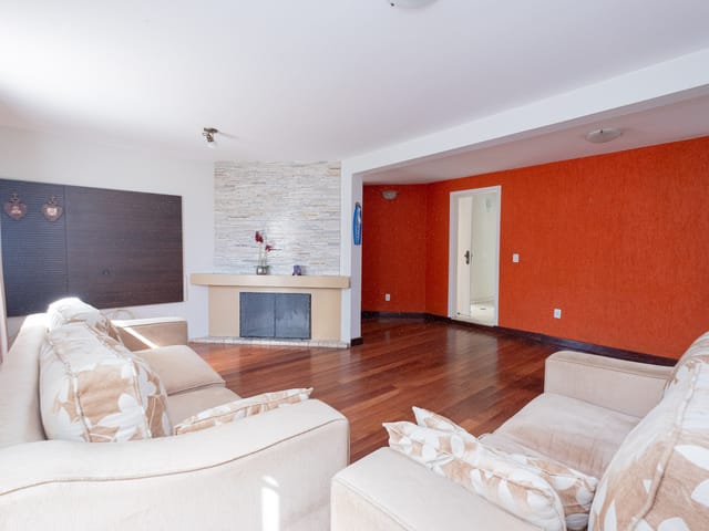 Casa com 300m² 3 quartos e 3 banheiros, à venda, no bairro Três Vendas em Pelotas