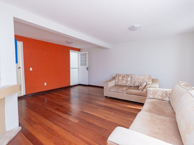 Casa com 300m² 3 quartos e 3 banheiros, à venda, no bairro Três Vendas em Pelotas