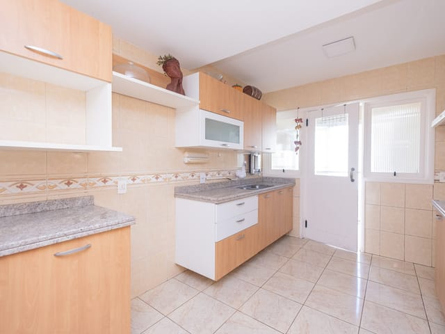 Casa com 300m² 3 quartos e 3 banheiros, à venda, no bairro Três Vendas em Pelotas