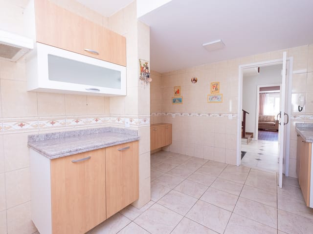 Casa com 300m² 3 quartos e 3 banheiros, à venda, no bairro Três Vendas em Pelotas