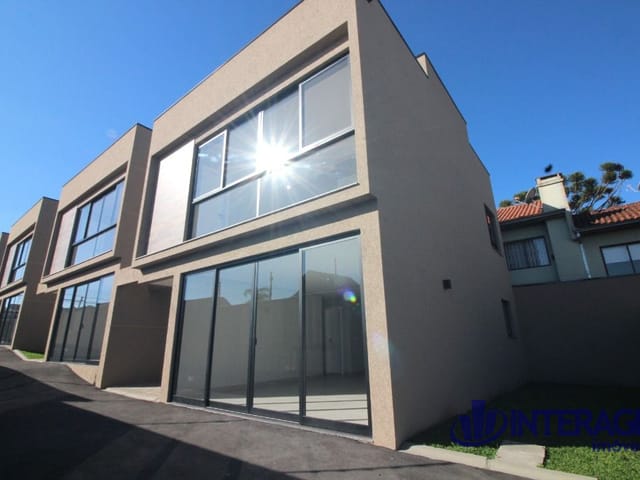 Sobrado com 112m² 3 quartos e 2 banheiros, à venda, no bairro Santa Felicidade em Curitiba