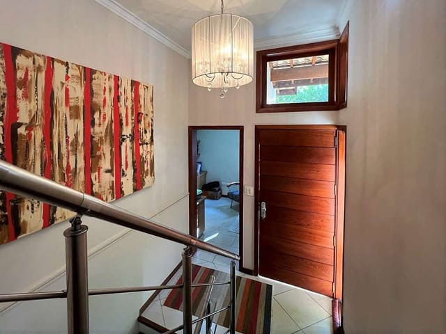 Sobrado com 532m² 4 quartos e 4 banheiros, à venda, no bairro Pousada dos Bandeirantes em Carapicuíba