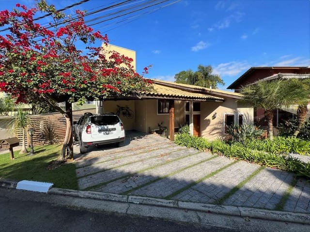 Sobrado com 532m² 4 quartos e 4 banheiros, à venda, no bairro Pousada dos Bandeirantes em Carapicuíba