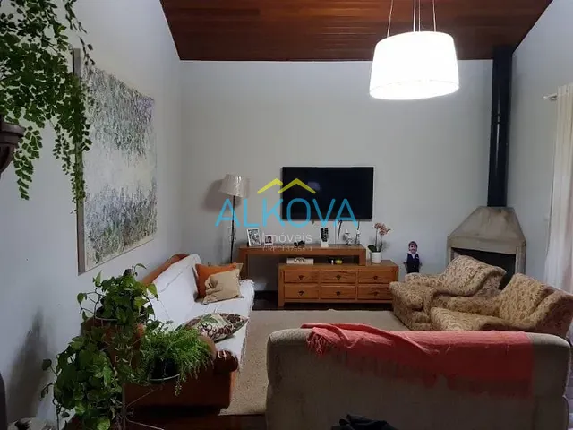 Sobrado com 1000m² 3 quartos e 2 banheiros, à venda, no bairro Centro em Santa Branca