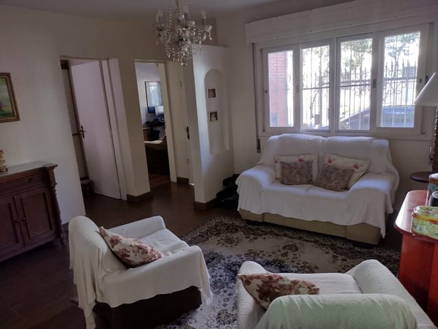 Casa com 132m² 3 quartos e 2 banheiros, à venda, no bairro Centro em Pelotas