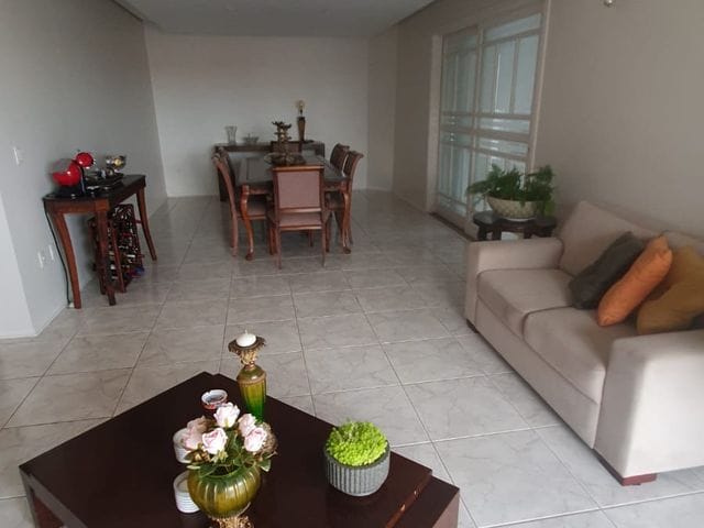 Sobrado com 817m² 6 quartos e 7 banheiros, à venda, no bairro Centro em Cerquilho