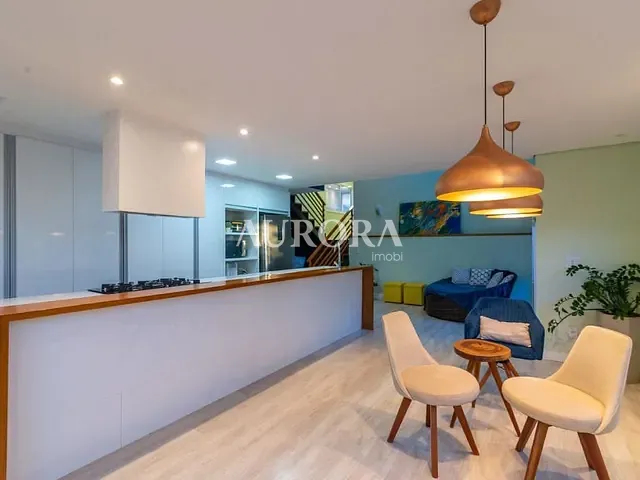 Sobrado com 256m² 4 quartos e 3 banheiros, à venda, no bairro Abussafe em Londrina