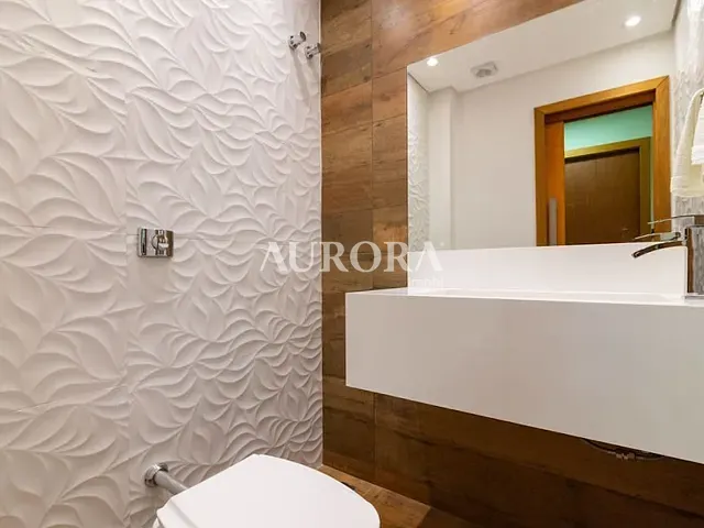 Sobrado com 256m² 4 quartos e 3 banheiros, à venda, no bairro Abussafe em Londrina