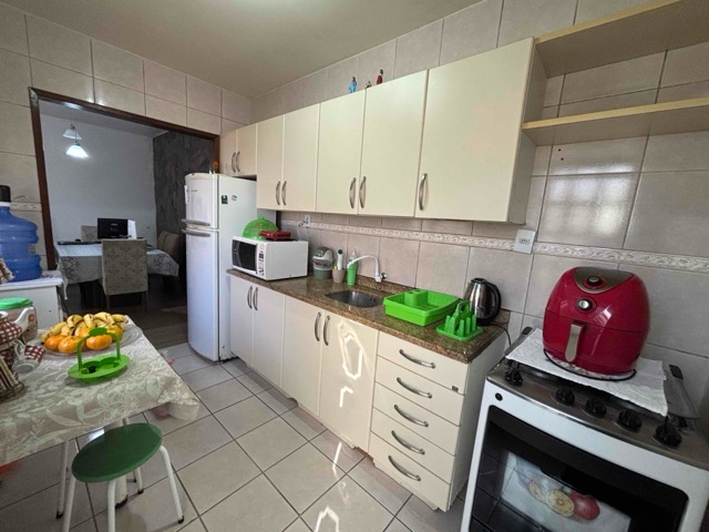 Casa com 200m² 3 quartos e 1 banheiro, à venda, no bairro Três Vendas em Pelotas