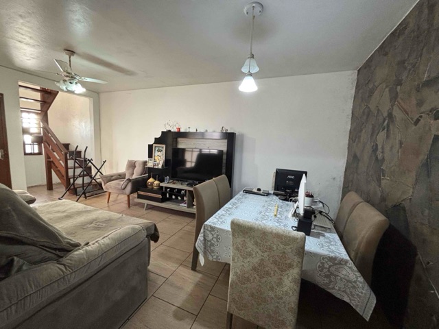 Casa com 200m² 3 quartos e 1 banheiro, à venda, no bairro Três Vendas em Pelotas