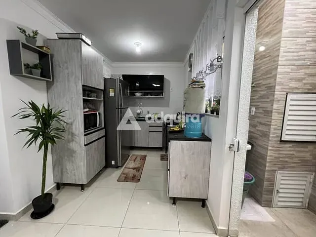 Sobrado com 97m² 3 quartos e 3 banheiros, à venda, no bairro Colônia Dona Luíza em Ponta Grossa