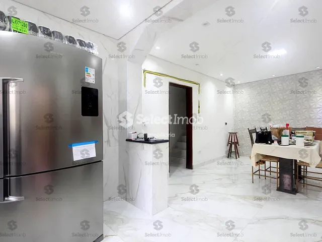 Sobrado com 243m² 3 quartos e 3 banheiros, à venda, no bairro Vila Emílio em Mauá