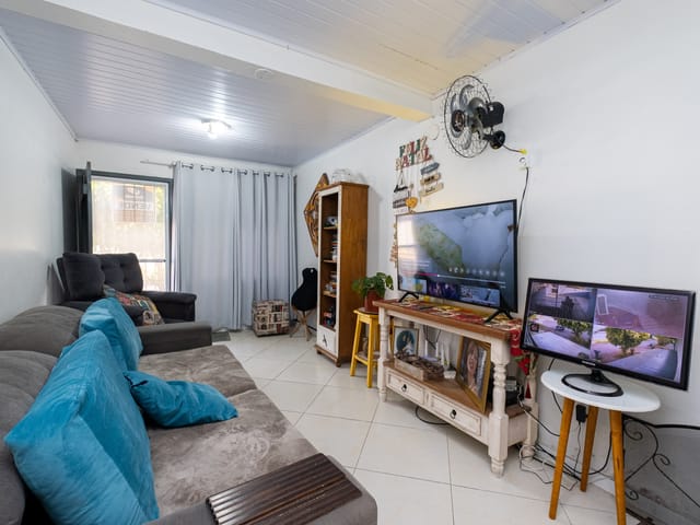 Casa 2 quartos e 2 banheiros, à venda, no bairro Centro em Pelotas