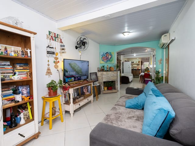 Casa 2 quartos e 2 banheiros, à venda, no bairro Centro em Pelotas