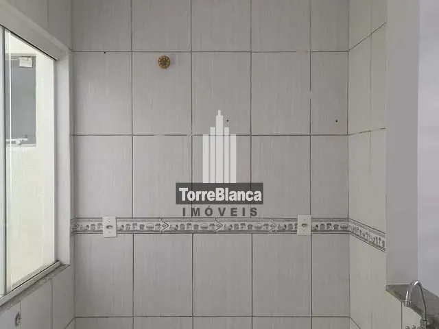 Sobrado com 69m² 2 quartos e 2 banheiros, à venda, no bairro Uvaranas em Ponta Grossa