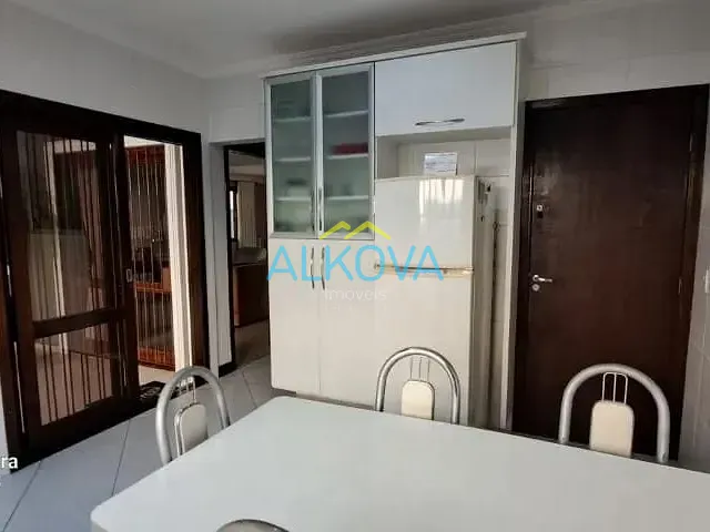 Sobrado com 326m² 4 quartos e 5 banheiros, à venda, no bairro Urbanova em São José dos Campos