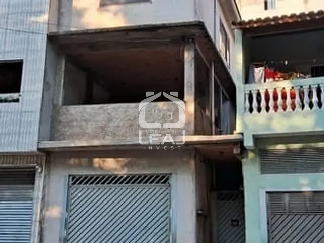 Sobrado com 200m² 5 quartos e 3 banheiros, à venda, no bairro Parque Regina em São Paulo