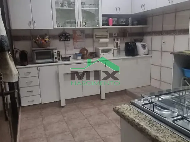 Sobrado com 207m² 4 quartos e 3 banheiros, à venda, no bairro Taboão em São Bernardo do Campo