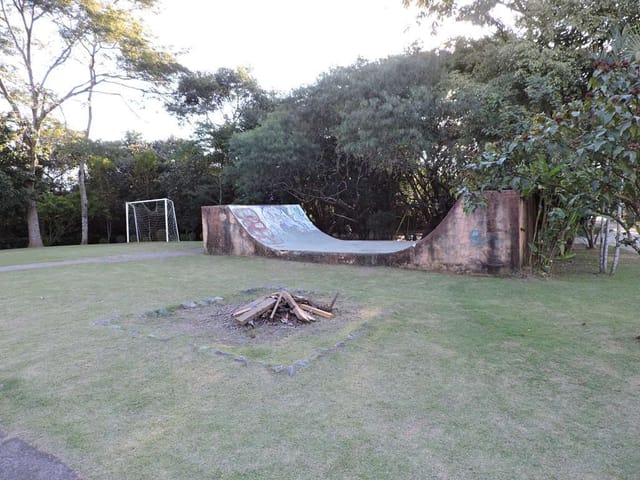 Sobrado com 596m² 3 quartos e 3 banheiros, à venda, no bairro Terras do Madeira em Carapicuíba