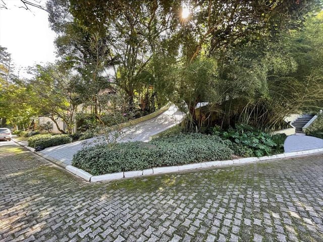 Sobrado com 1000m² 4 quartos e 7 banheiros, à venda, no bairro Altos de São Fernando em Jandira