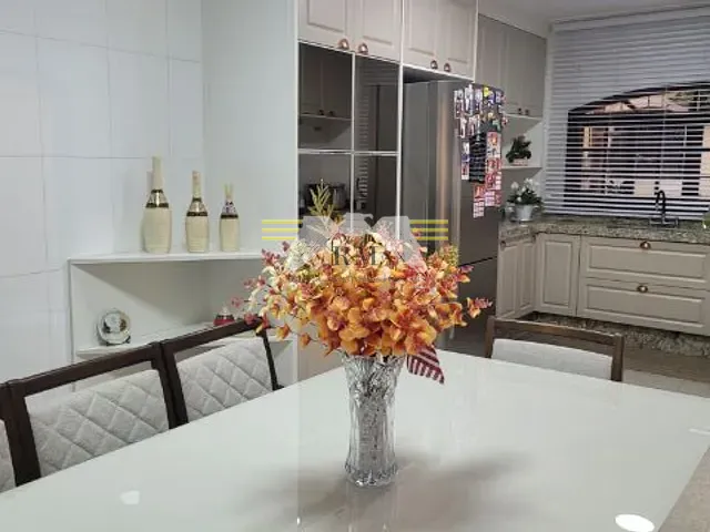 Sobrado 3 quartos e 3 banheiros, à venda, no bairro Parque Maria Luiza em São Paulo