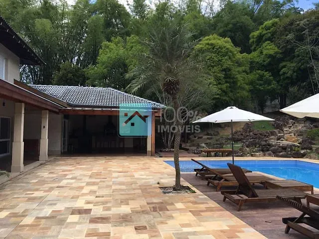 Sobrado com 3000m² 4 quartos e 7 banheiros, à venda ou para alugar, no bairro Jardim das Colinas em São José dos Campos