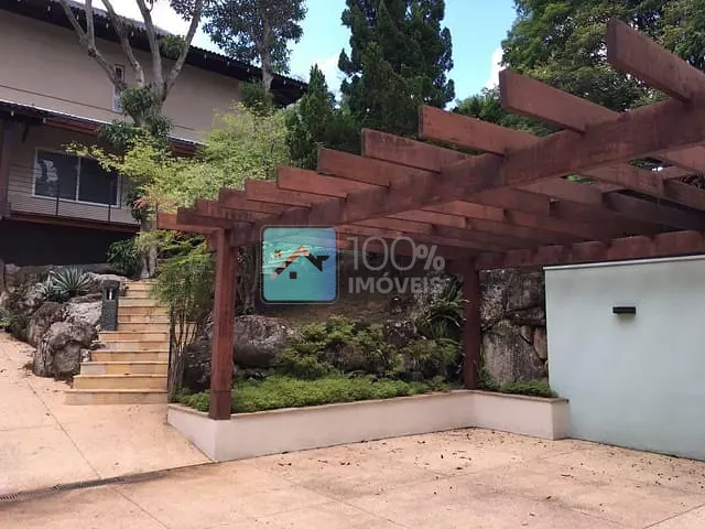 Sobrado com 3000m² 4 quartos e 7 banheiros, à venda ou para alugar, no bairro Jardim das Colinas em São José dos Campos