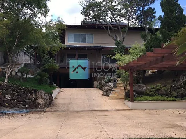 Sobrado com 3000m² 4 quartos e 7 banheiros, à venda ou para alugar, no bairro Jardim das Colinas em São José dos Campos
