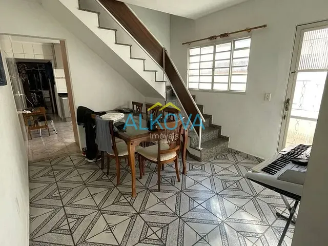 Sobrado com 120m² 3 quartos e 2 banheiros, à venda, no bairro Vila Guarani em São José dos Campos