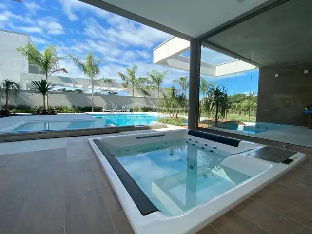Sobrado com 1080m² 7 quartos e 10 banheiros, à venda, no bairro Riviera de São Lourenço em Bertioga