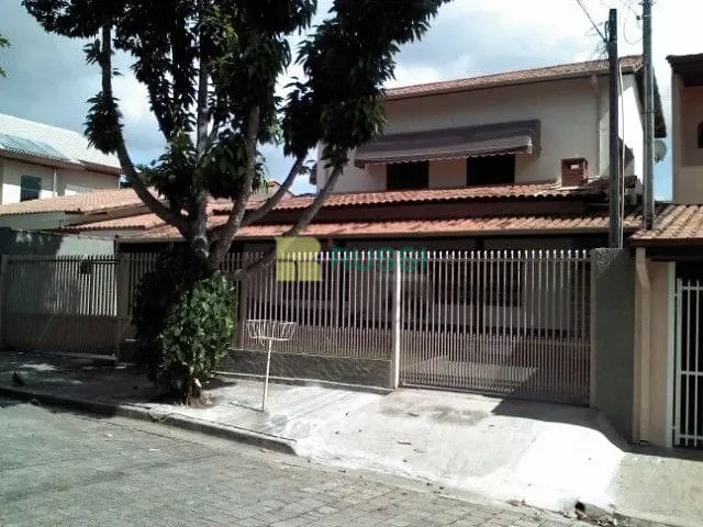 Sobrado com 312m² 4 quartos e 3 banheiros, à venda, no bairro Bosque dos Eucaliptos em São José dos Campos