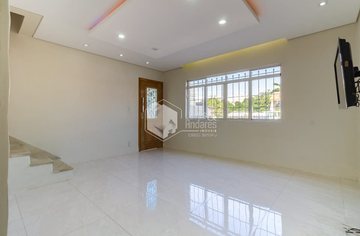 Casa à venda com 2 quartos, 112m² - Foto 1