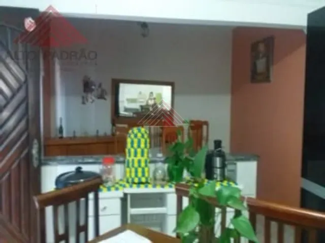 Sobrado com 126m² 3 quartos e 2 banheiros, à venda, no bairro Jardim Guanabara em Ribeirão Pires