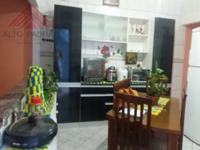 Sobrado com 126m² 3 quartos e 2 banheiros, à venda, no bairro Jardim Guanabara em Ribeirão Pires