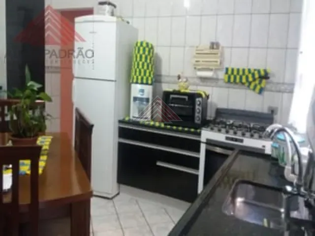 Sobrado com 126m² 3 quartos e 2 banheiros, à venda, no bairro Jardim Guanabara em Ribeirão Pires