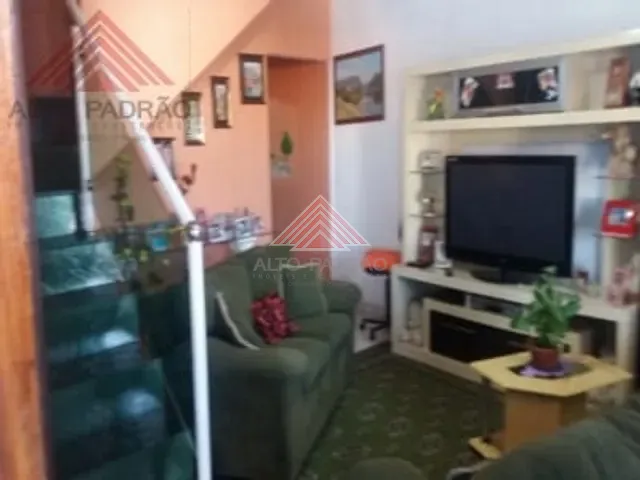 Sobrado com 126m² 3 quartos e 2 banheiros, à venda, no bairro Jardim Guanabara em Ribeirão Pires