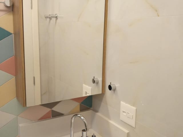 Sobrado 7 quartos e 1 banheiro, para alugar, no bairro Vila Carrão em São Paulo