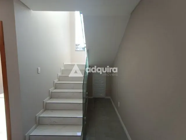 Sobrado 3 quartos e 3 banheiros, à venda, no bairro Jardim Carvalho em Ponta Grossa