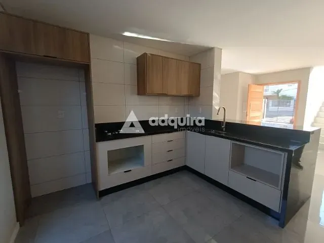 Sobrado 3 quartos e 3 banheiros, à venda, no bairro Jardim Carvalho em Ponta Grossa