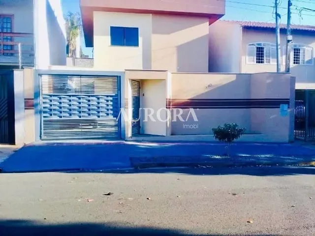 Sobrado com 250m² 3 quartos e 2 banheiros, à venda, no bairro Universitário em Londrina