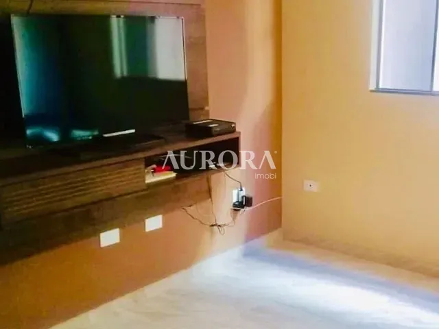 Sobrado com 250m² 3 quartos e 2 banheiros, à venda, no bairro Universitário em Londrina