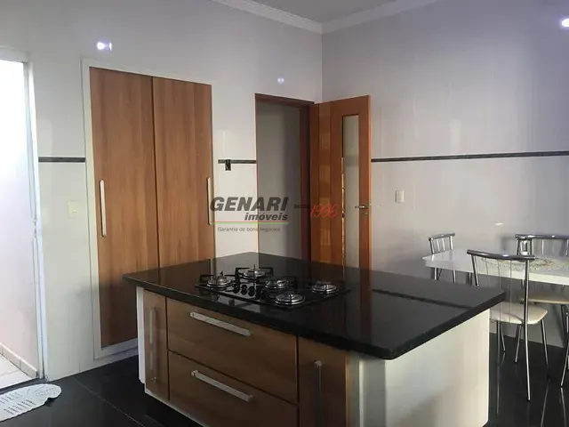 Sobrado com 125m² 3 quartos e 2 banheiros, à venda, no bairro Vila Castelo Branco em Indaiatuba