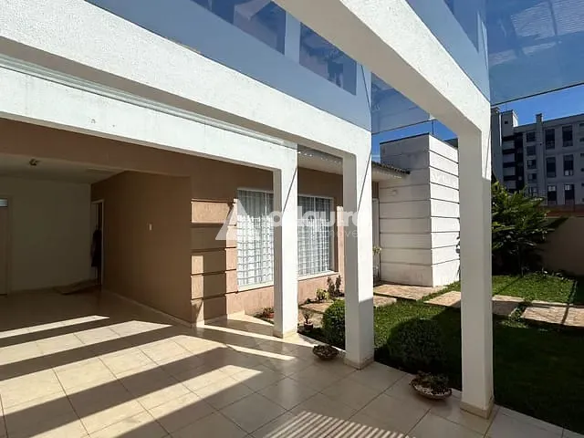 Sobrado com 462m² 3 quartos e 3 banheiros, à venda, no bairro Oficinas em Ponta Grossa