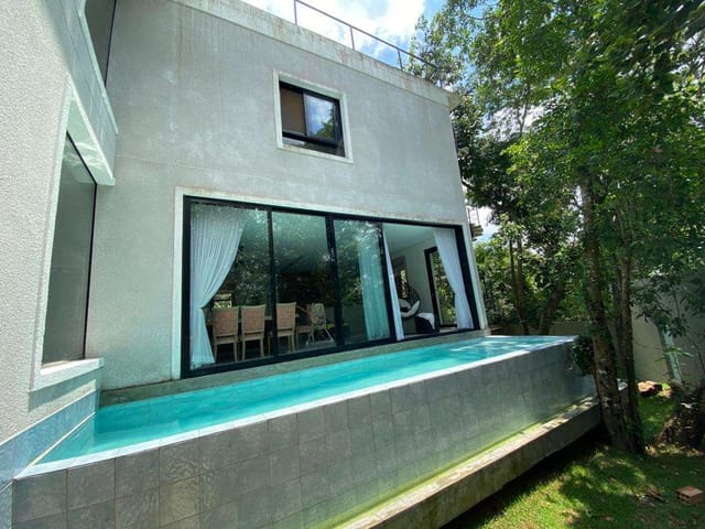 Sobrado com 453m² 3 quartos e 4 banheiros, à venda, no bairro Terras do Madeira em Carapicuíba