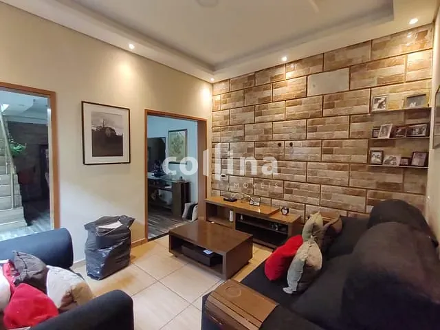 Sobrado com 300m² 2 quartos e 2 banheiros, à venda, no bairro Parque Jandaia em Carapicuíba