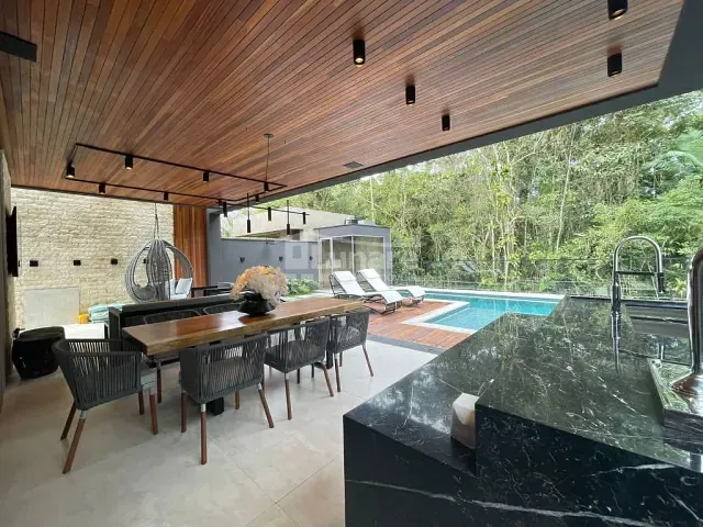 Sobrado com 420m² 6 quartos e 7 banheiros, à venda, no bairro Riviera de São Lourenço em Bertioga