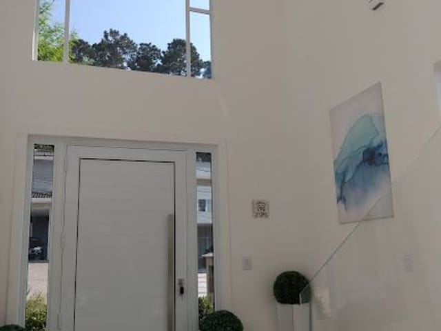 Sobrado com 360m² 3 quartos e 3 banheiros, à venda, no bairro Jardim Colibri em Cotia